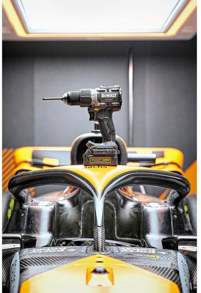 Дрель-шуруповёрт McLaren F1 TEAM LIMITED EDITION DeWALT DCD85ME2GT DCD85ME2GT фото