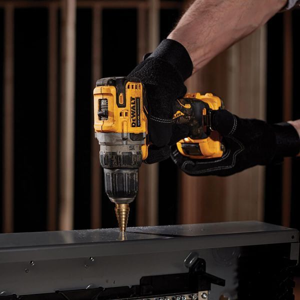 Набор из двух инструментов бесщеточных DeWALT DCK2110L2T DCK2110L2T фото