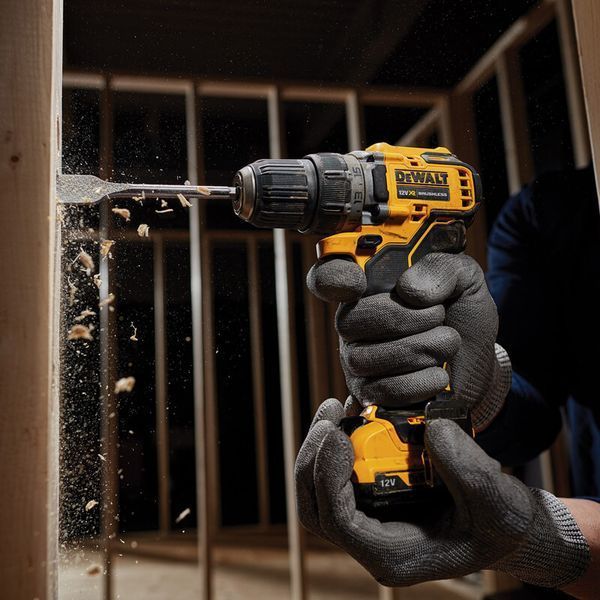 Набор из двух инструментов бесщеточных DeWALT DCK2110L2T DCK2110L2T фото