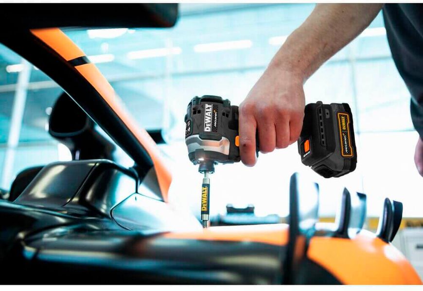 Шурупокрут ударний McLaren F1 TEAM LIMITED EDITION DeWALT DCF85ME2GT DCF85ME2GT фото