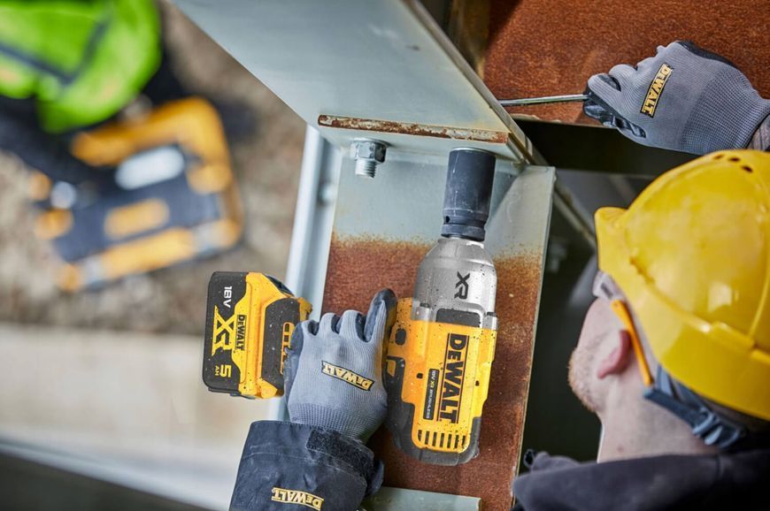 Гайковерт ударный аккумуляторный бесщёточный DeWALT DCF900NT DCF900NT фото