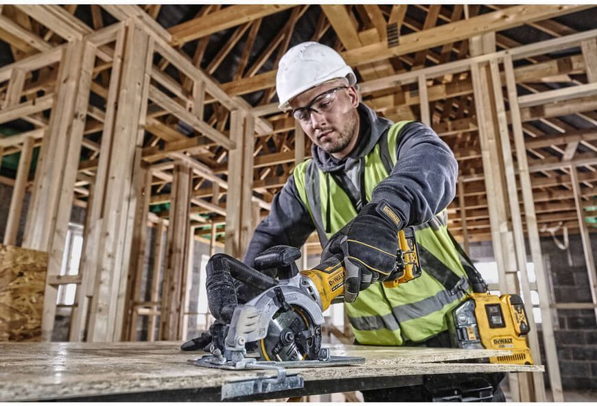 Пила дисковая аккумуляторная бесщёточная компактная DeWALT DCS571NT DCS571NT фото