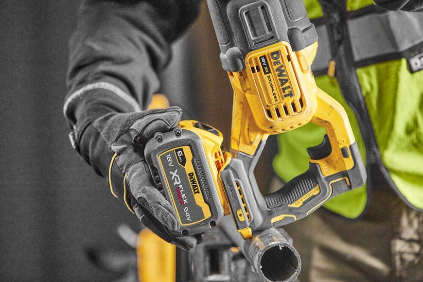Пила сабельная аккумуляторная DeWALT DCS386T1 DCS386T1 фото