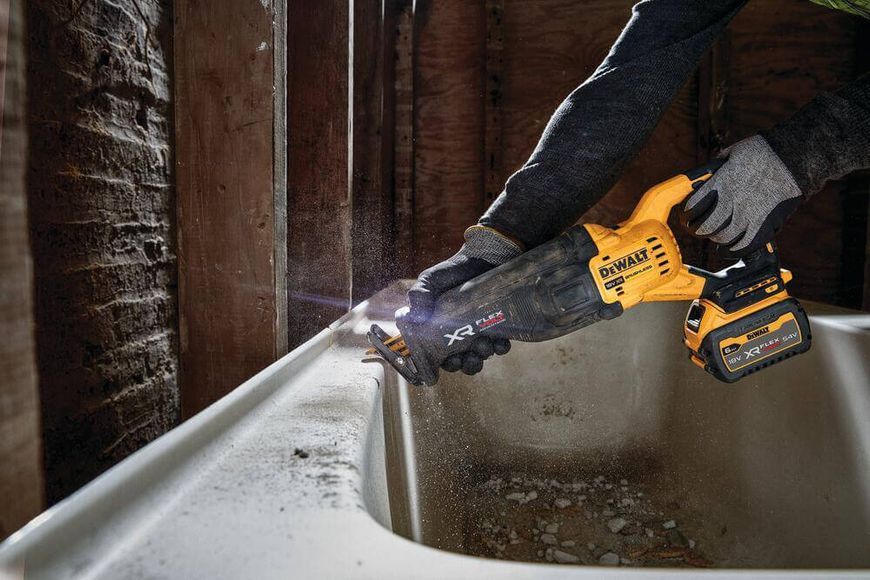 Пила сабельная аккумуляторная DeWALT DCS386T1 DCS386T1 фото