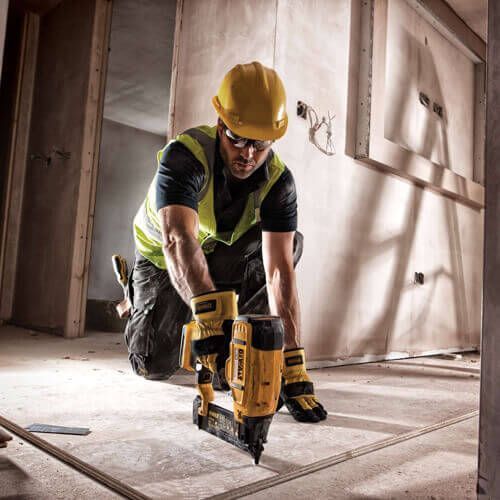 Пістолет цвяхозабивний акумуляторний безщітковий DeWALT DCN680NT DCN680NT фото