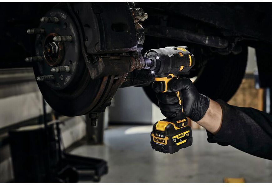 Гайковёрт ударный аккумуляторный бесщёточный DeWALT DCF903P1G DCF903P1G фото