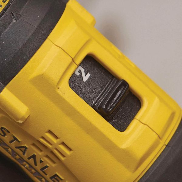 Дрель-шуруповерт бесщёточный аккумуляторный STANLEY FATMAX SFMCD710D2K SFMCD710D2K фото