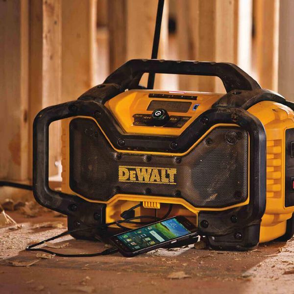 Зарядное устройство-радиоприемник DeWALT DCR027 DCR027 фото