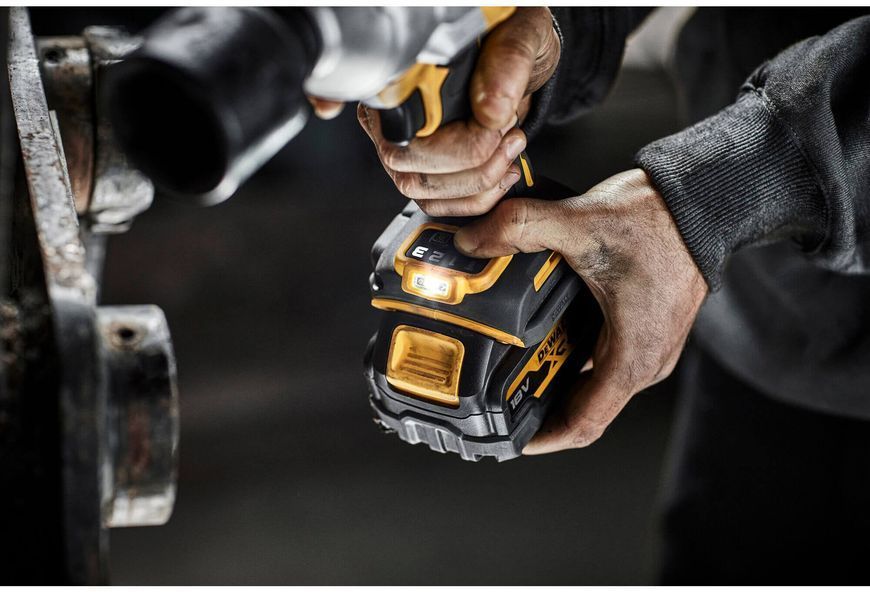 Гайковерт ударный аккумуляторный бесщёточный DeWALT DCF961N DCF961N фото